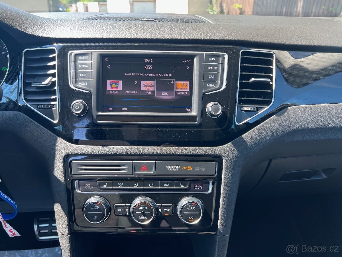 2017 Volkswagen GOLF - 11