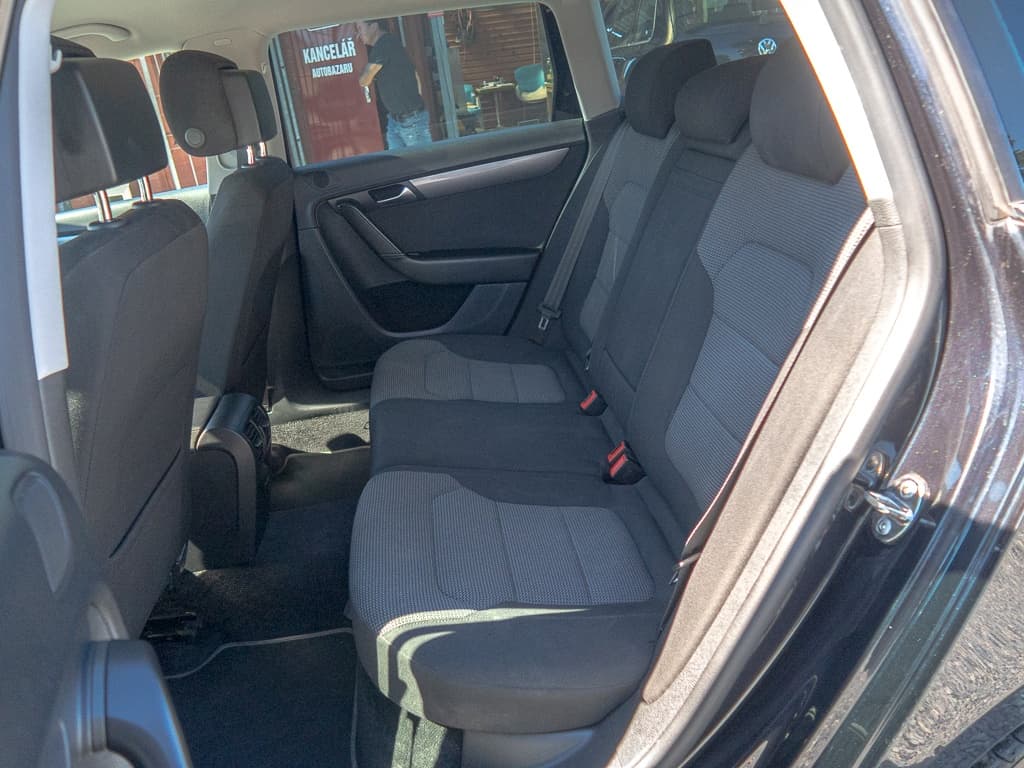 2012 Volkswagen PASSAT - 11