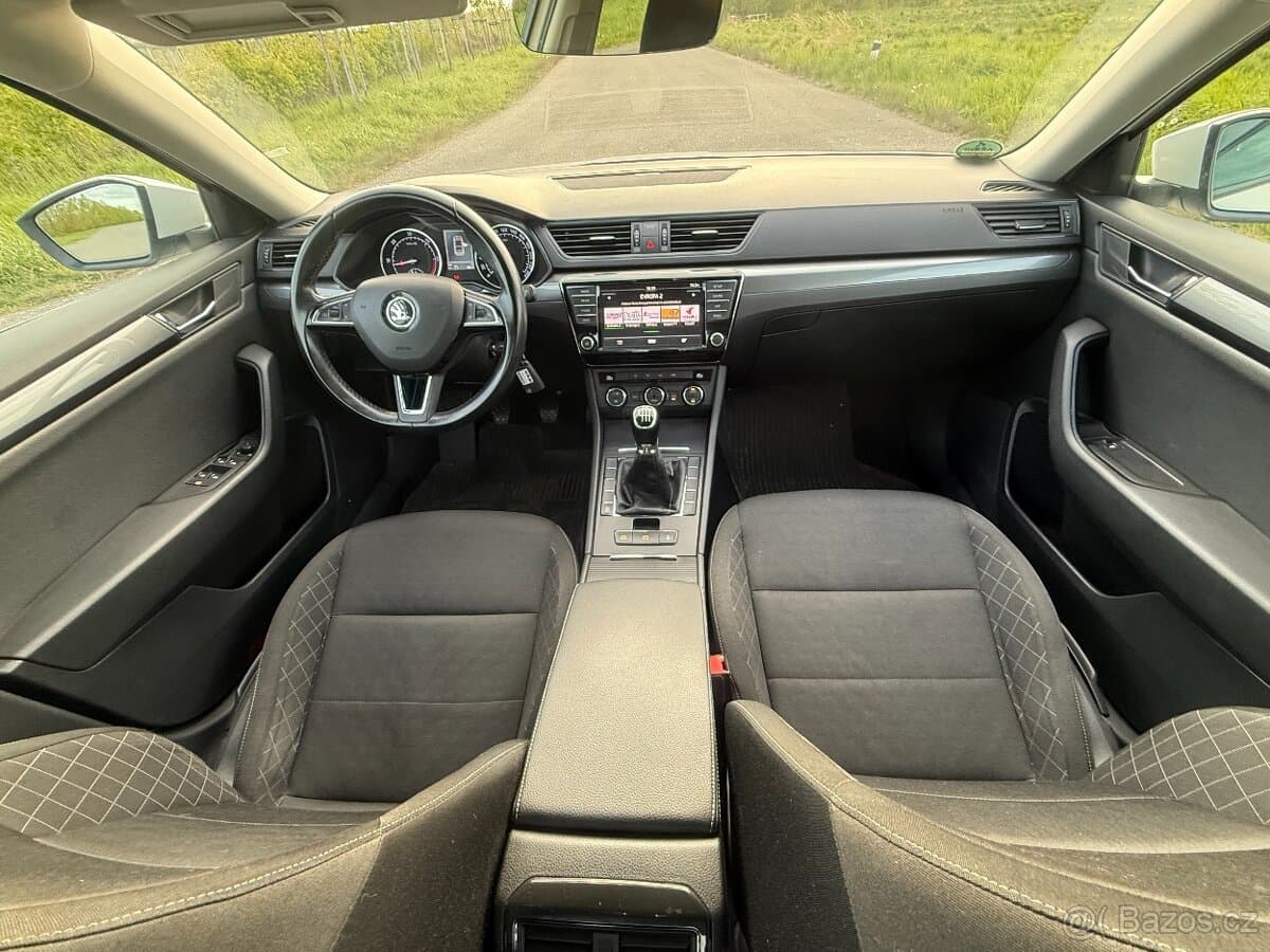2017 Škoda SUPERB - 11