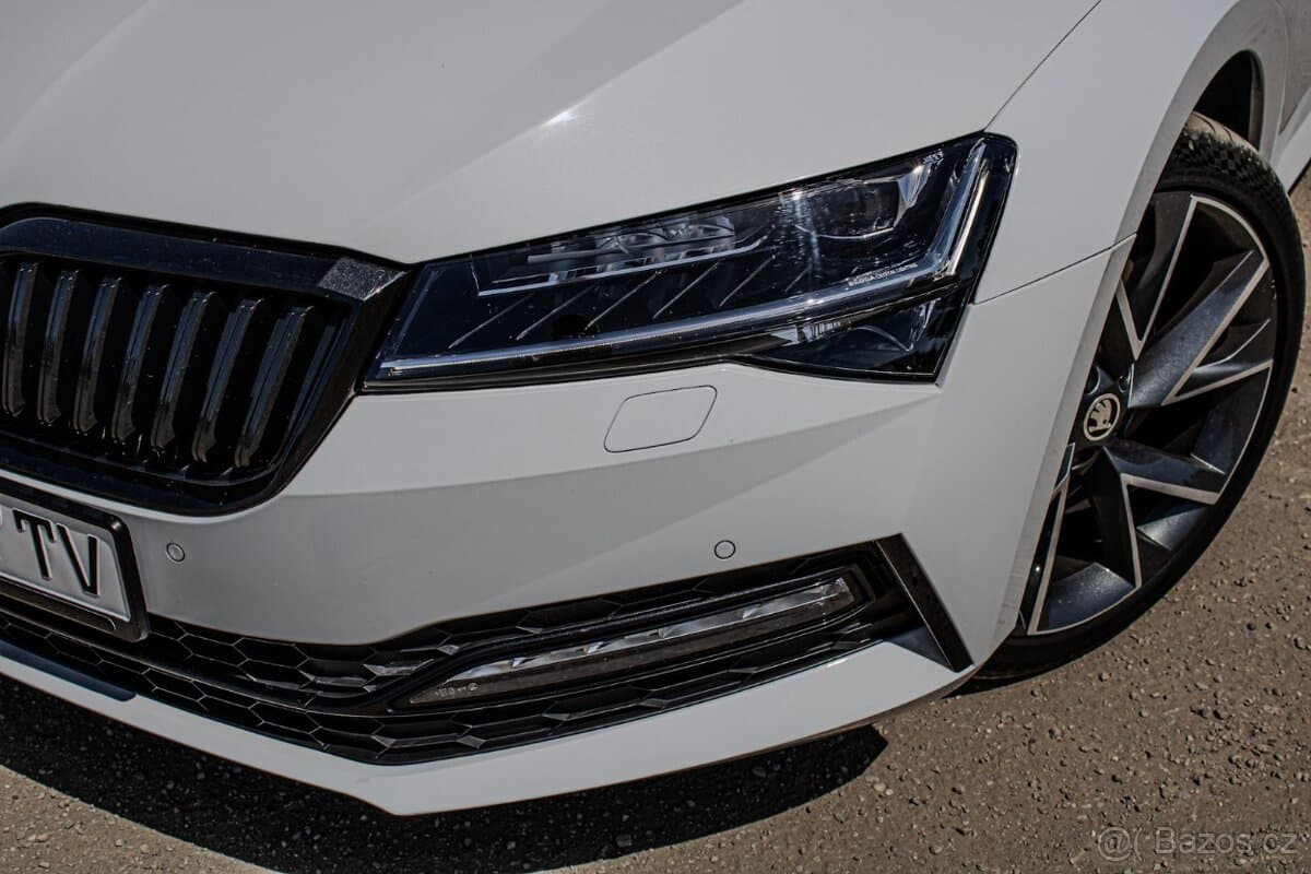 2019 Škoda SUPERB - 11