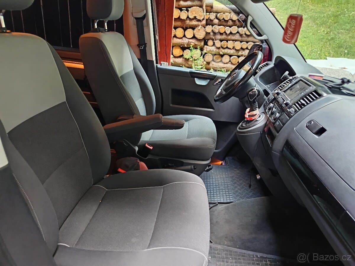 2015 Volkswagen MULTIVAN - 11