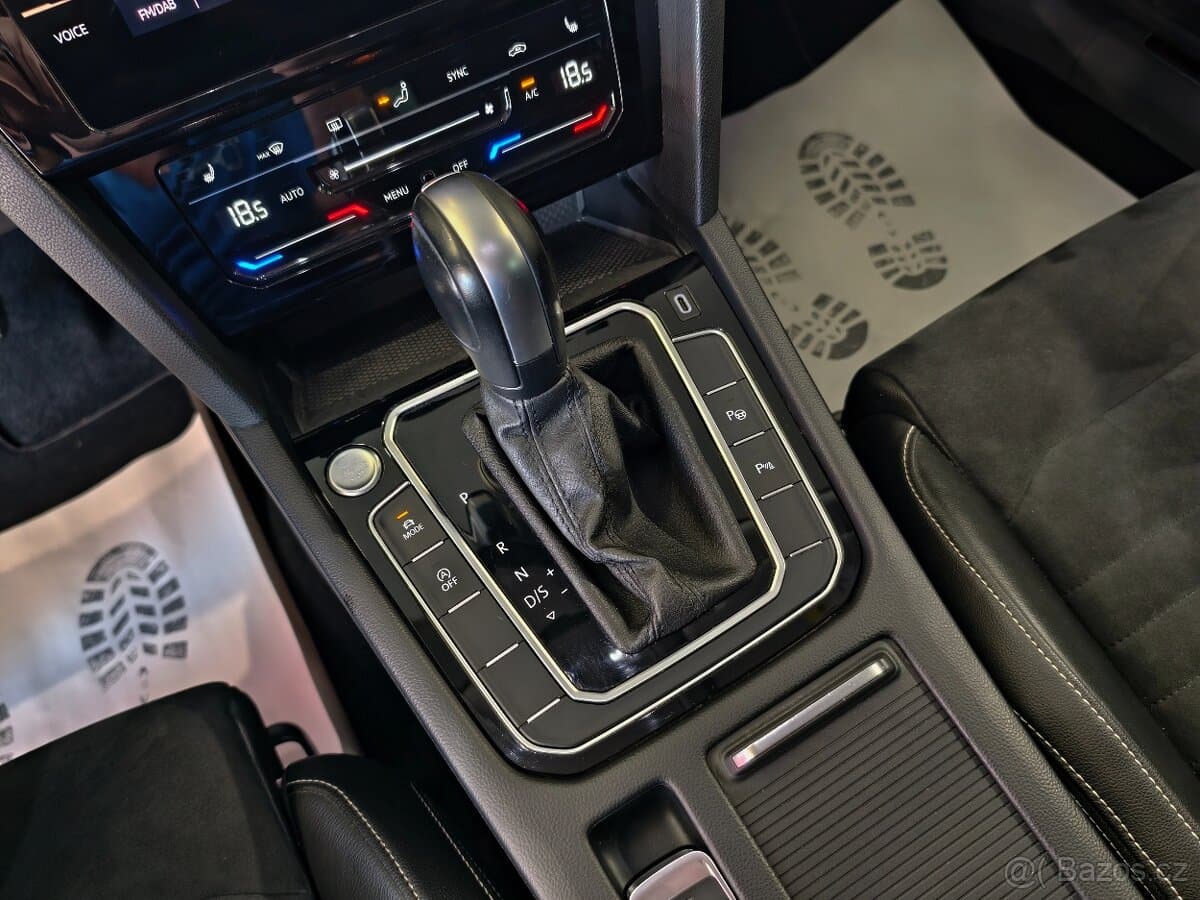 2020 Volkswagen PASSAT - 11
