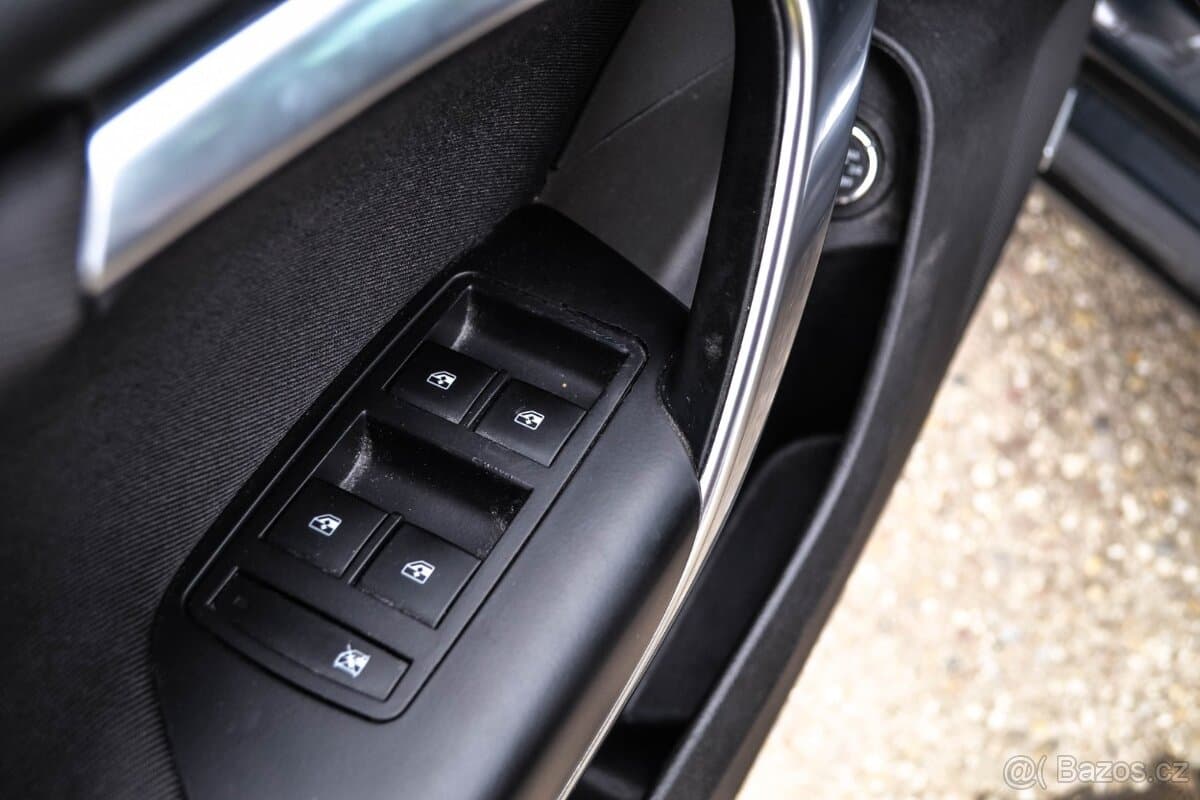2015 Opel INSIGNIA - 11