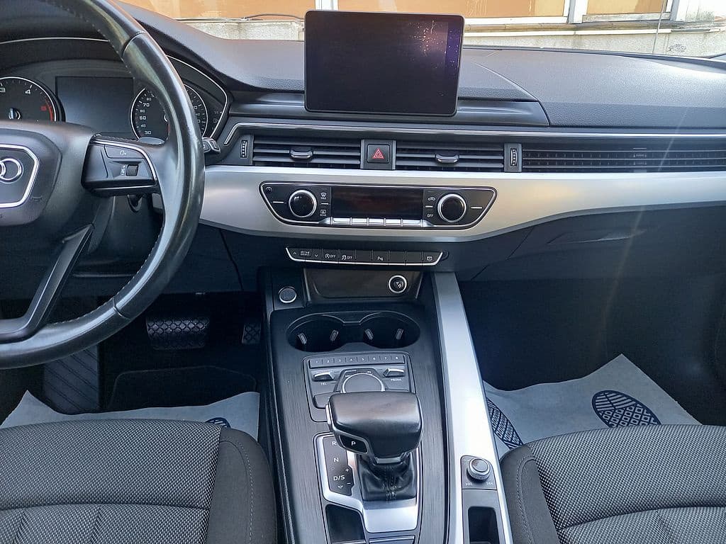 2018 Audi A4 - 11
