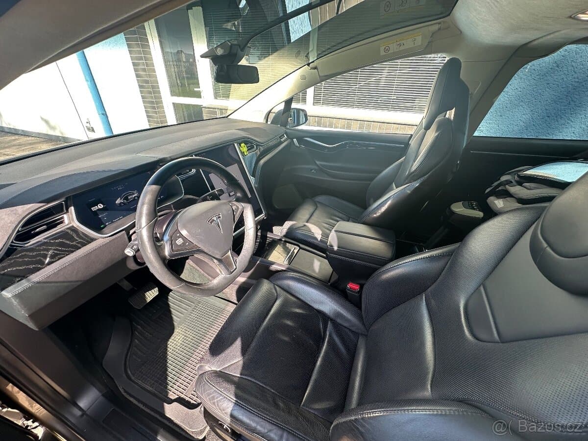 2016 Tesla MODEL X - 11