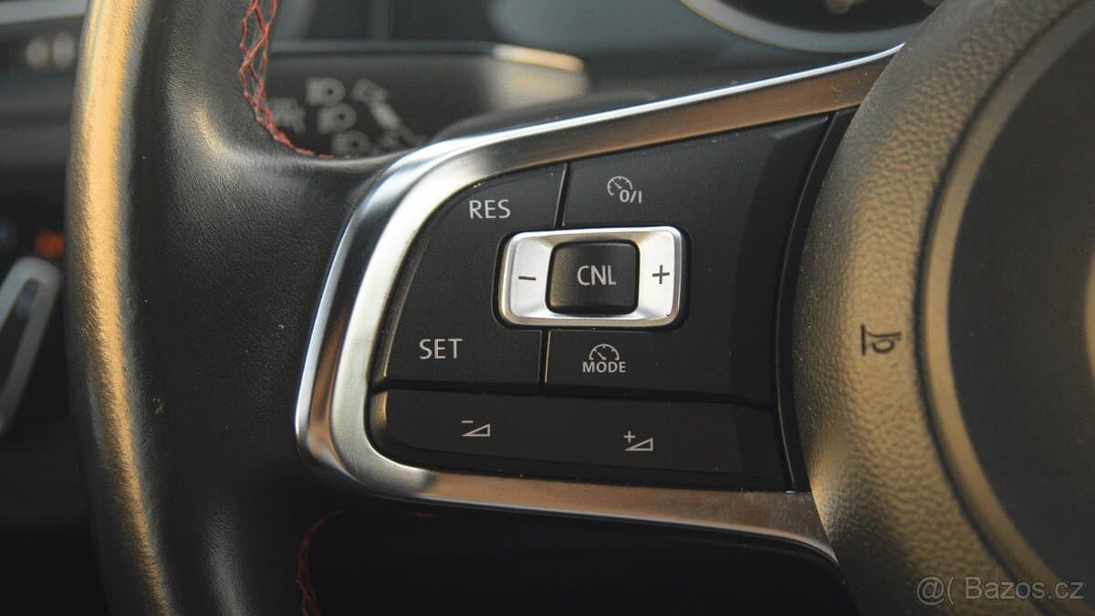 2015 Volkswagen GOLF - 11