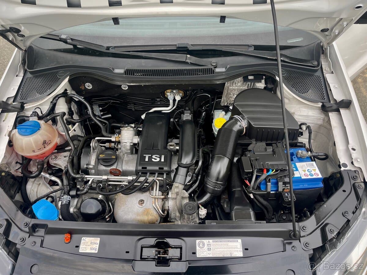 2011 Volkswagen POLO - 11