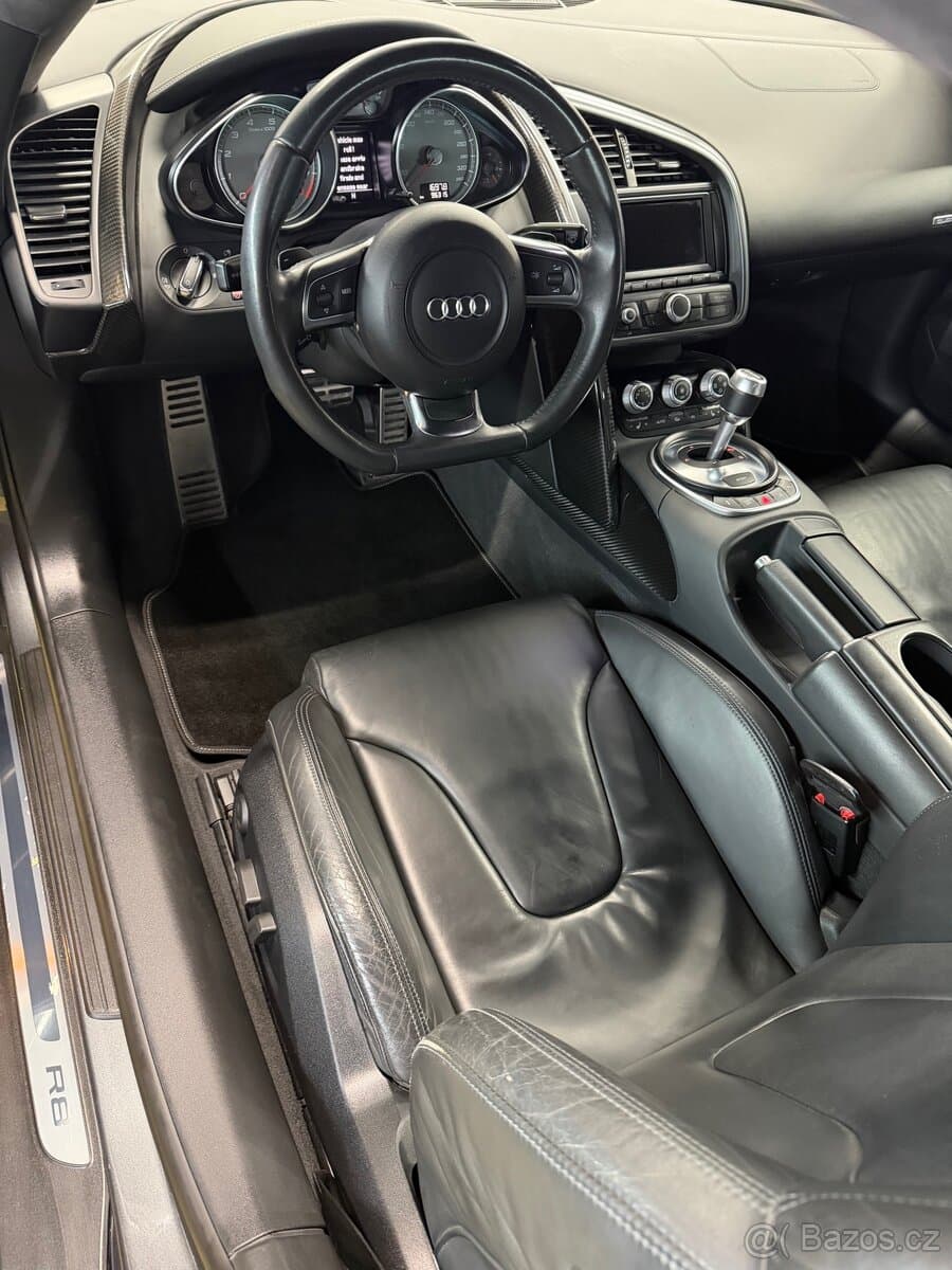 2009 Audi R8 - 11