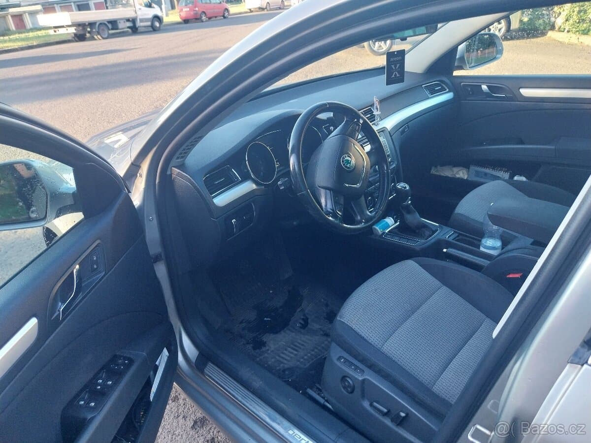2012 Škoda SUPERB - 11