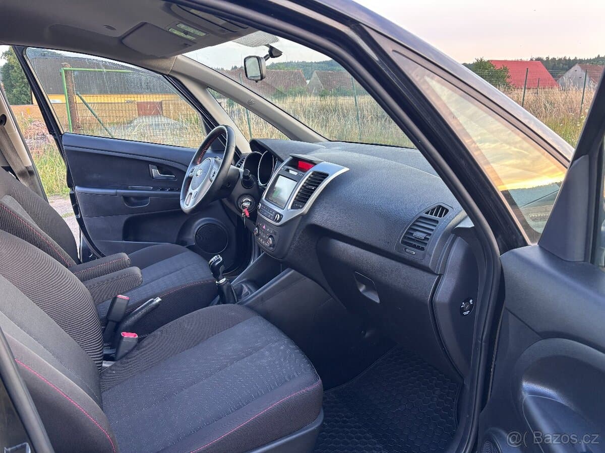 2019 Kia VENGA - 11
