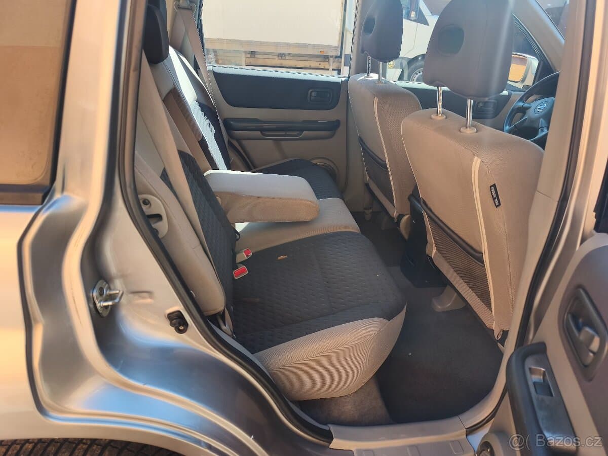 2004 Nissan X-TRAIL - 11