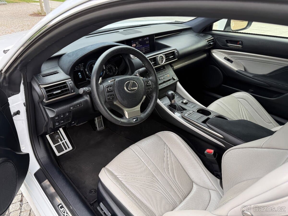 Lexus RC - 11