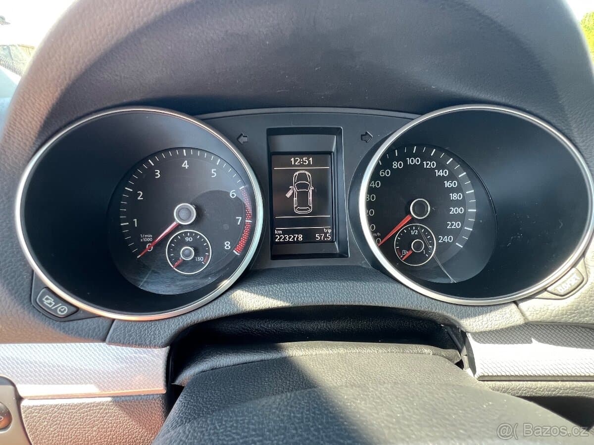2012 Volkswagen GOLF - 11