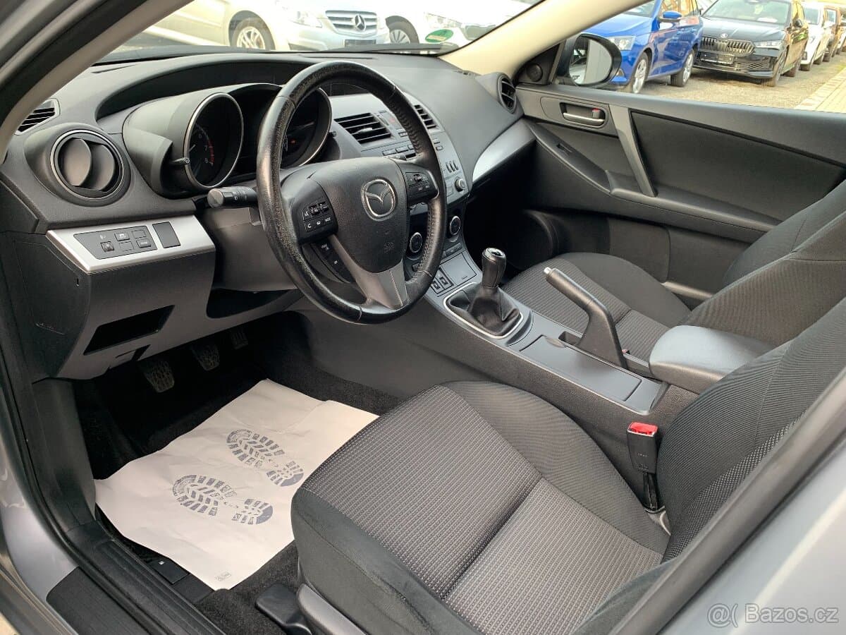 2013 Mazda 3 - 11