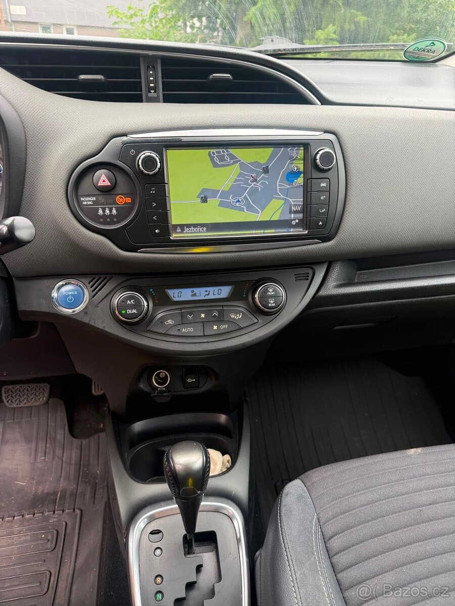 2014 Toyota YARIS - 11