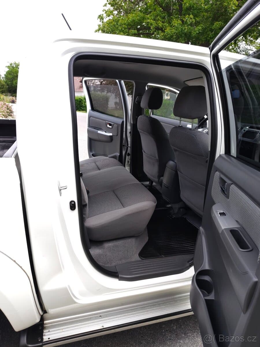 2012 Toyota HILUX - 11