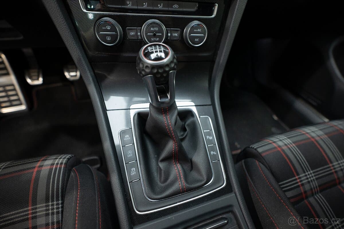 2014 Volkswagen GOLF - 11