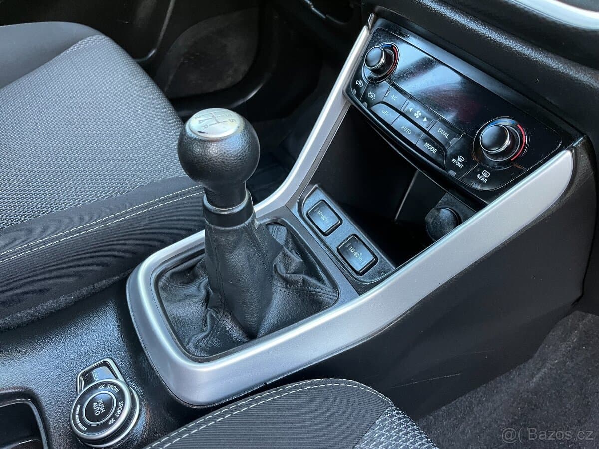2014 Suzuki S-CROSS - 11