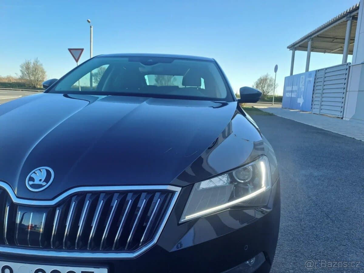 2020 Škoda SUPERB - 11