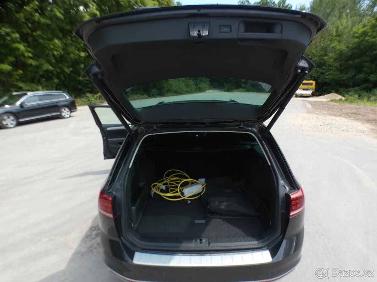2021 Volkswagen PASSAT - 11