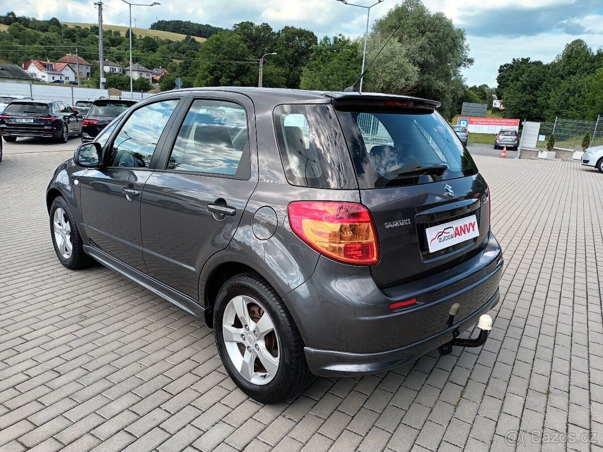 2011 Suzuki SX4 - 11