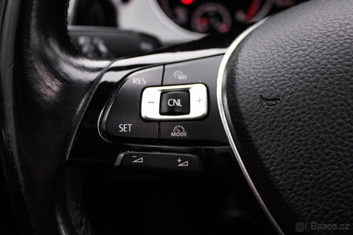 2013 Volkswagen GOLF - 11