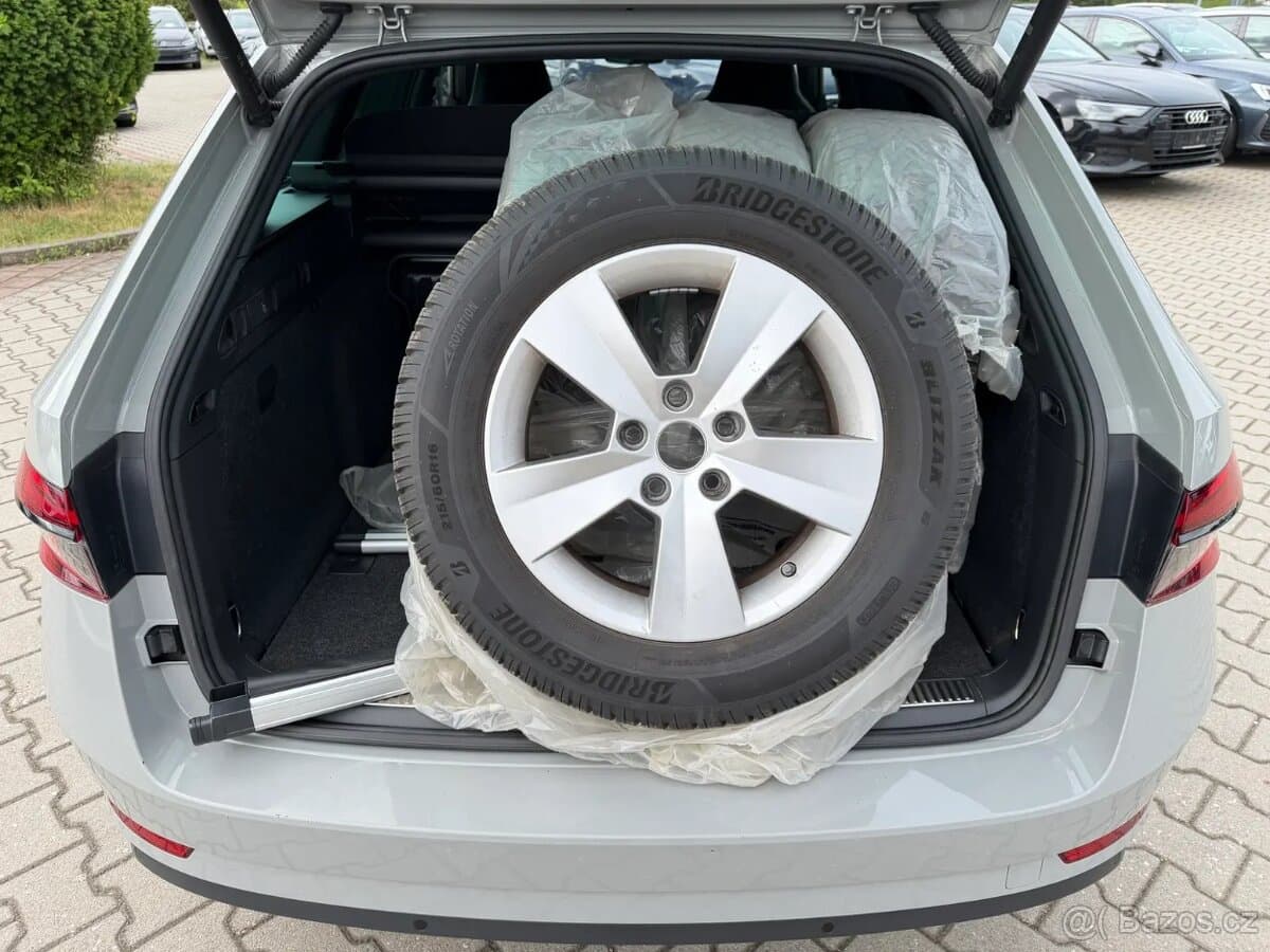 2023 Škoda SUPERB - 11
