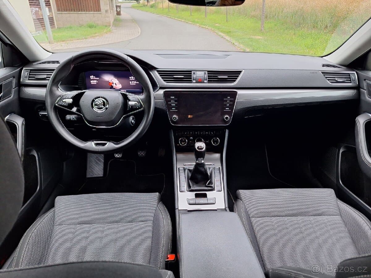 2022 Škoda SUPERB - 11