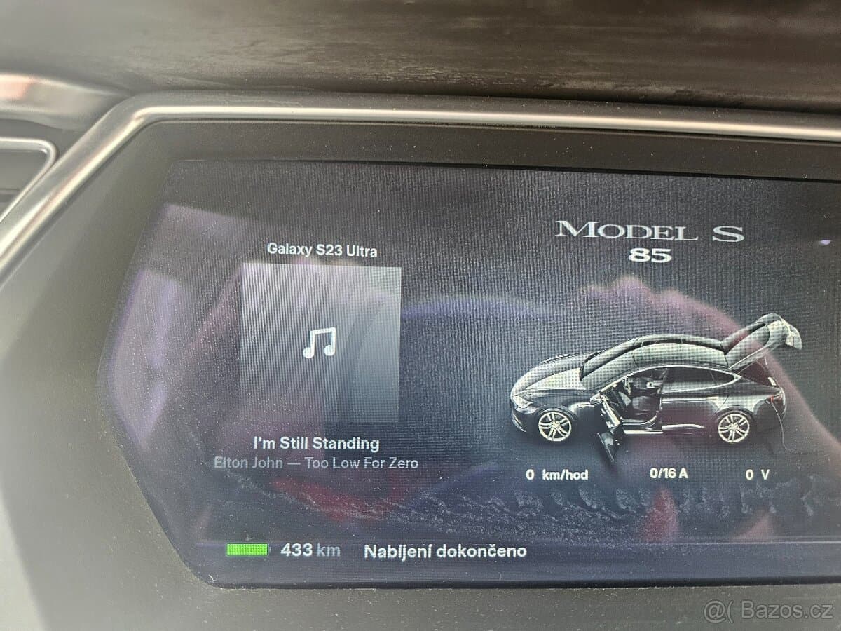 Tesla MODEL S - 11