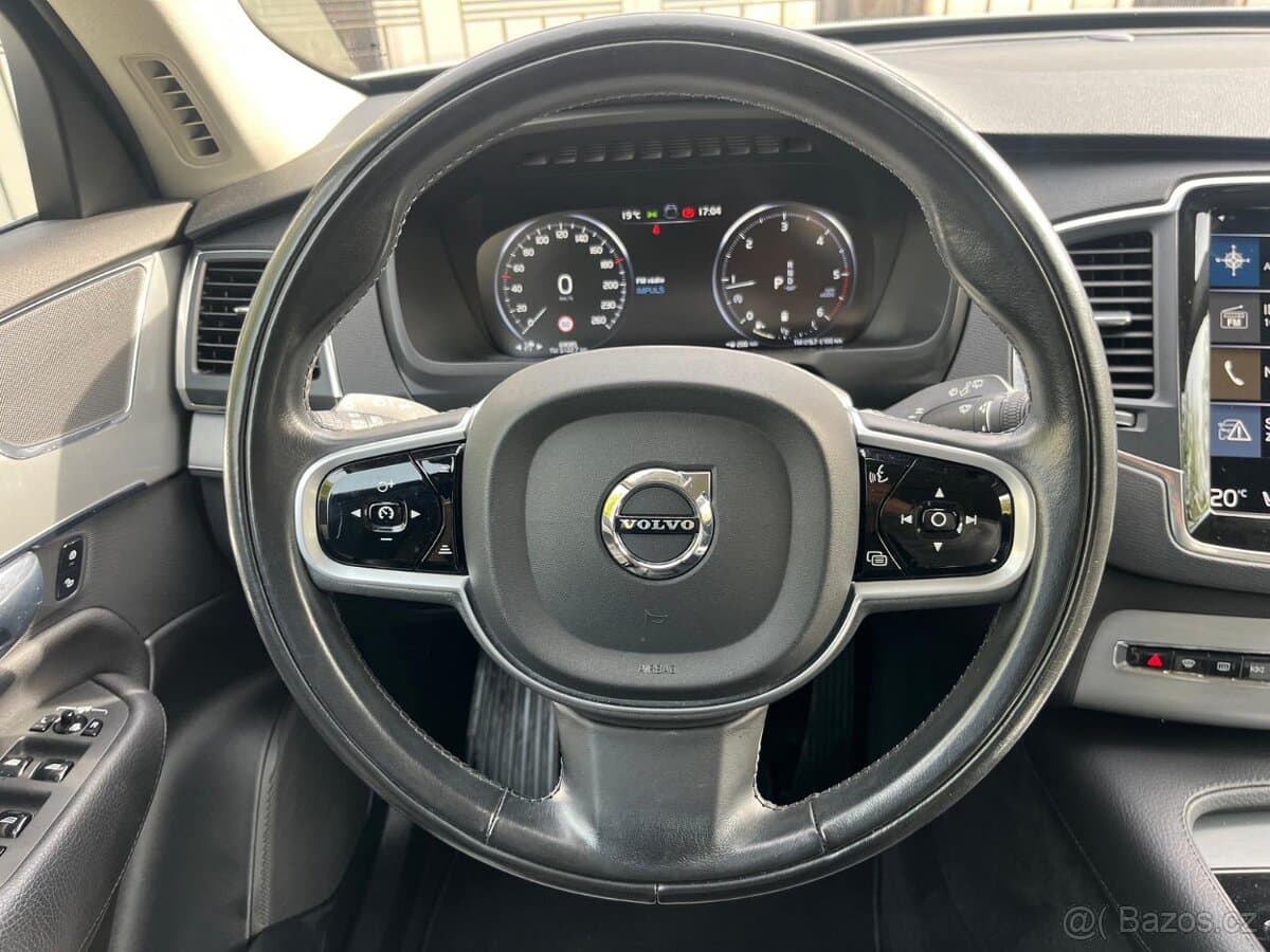 2020 Volvo XC90 - 11
