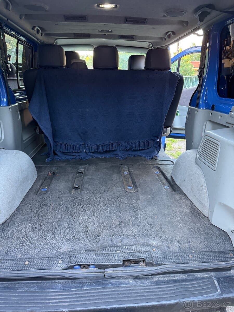 2005 Renault TRAFIC - 11