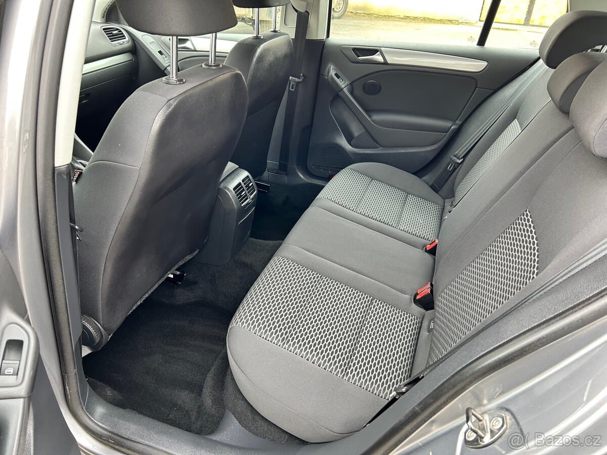2010 Volkswagen GOLF - 11