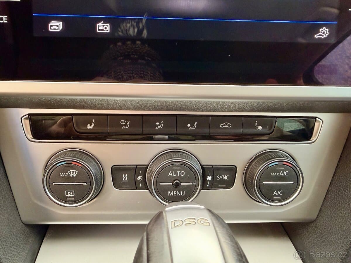 2019 Volkswagen PASSAT - 11