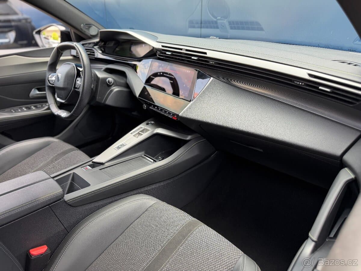 2025 Peugeot 408 - 11