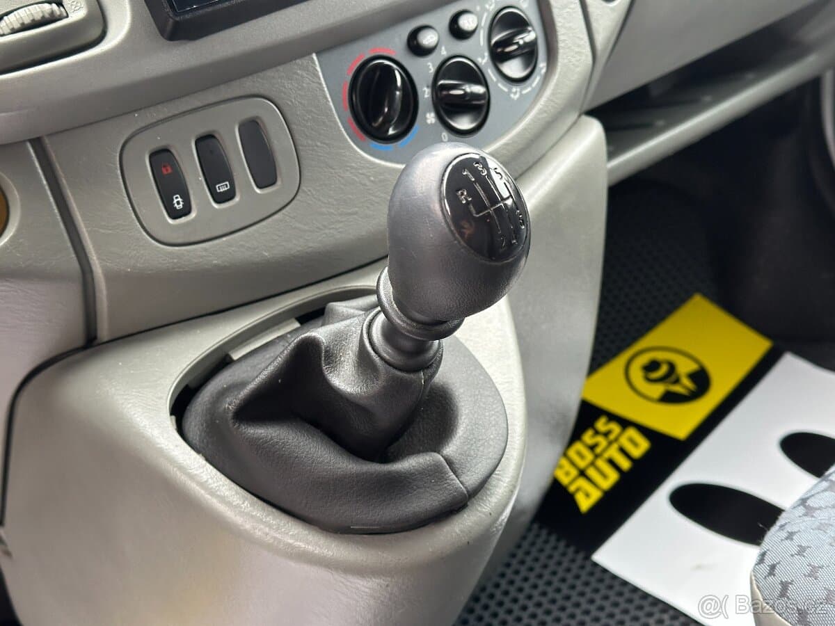 2009 Renault TRAFIC - 11