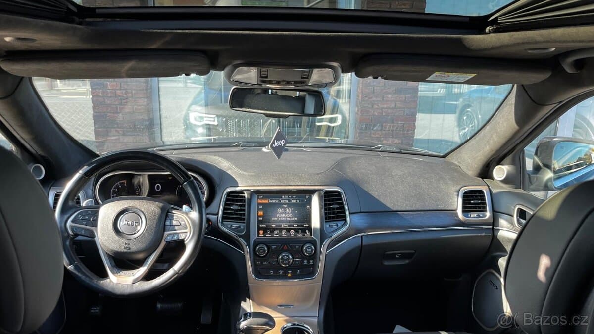 2015 Jeep CHEROKEE - 11