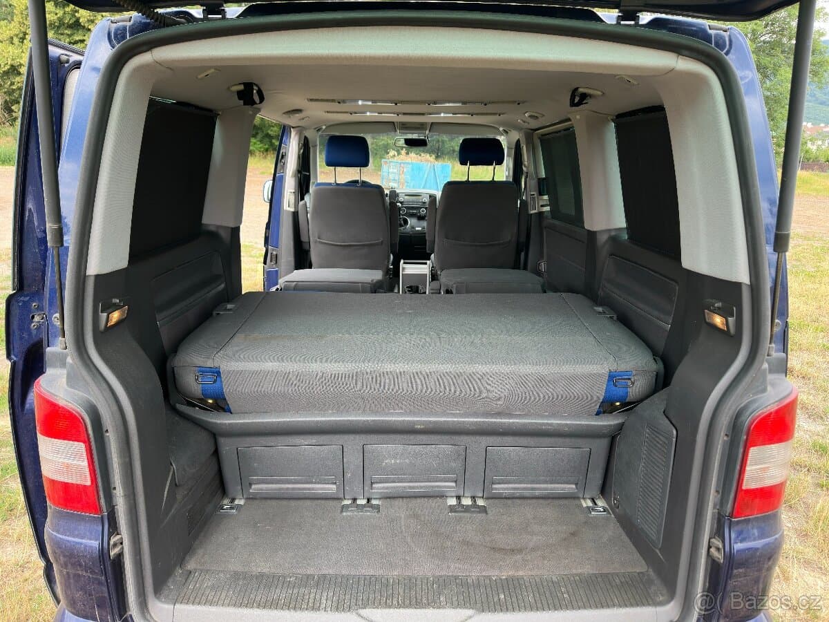 2004 Volkswagen MULTIVAN - 11