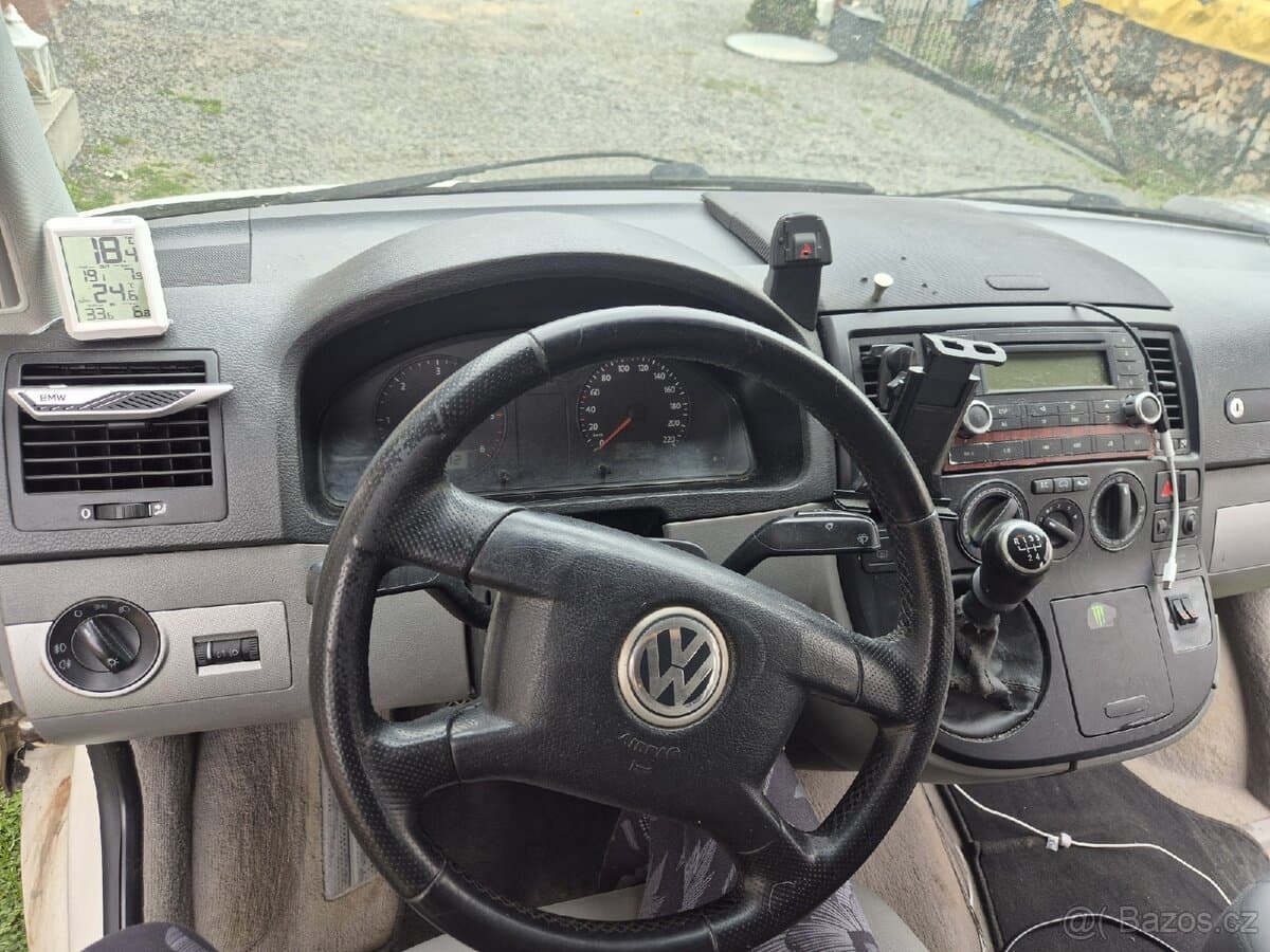 2004 Volkswagen MULTIVAN - 11