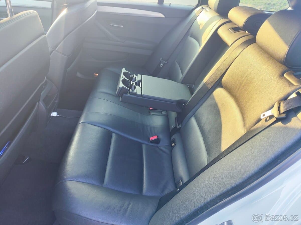 2013 BMW 5-SERIES - 11