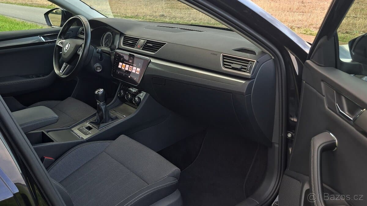 2020 Škoda SUPERB - 11