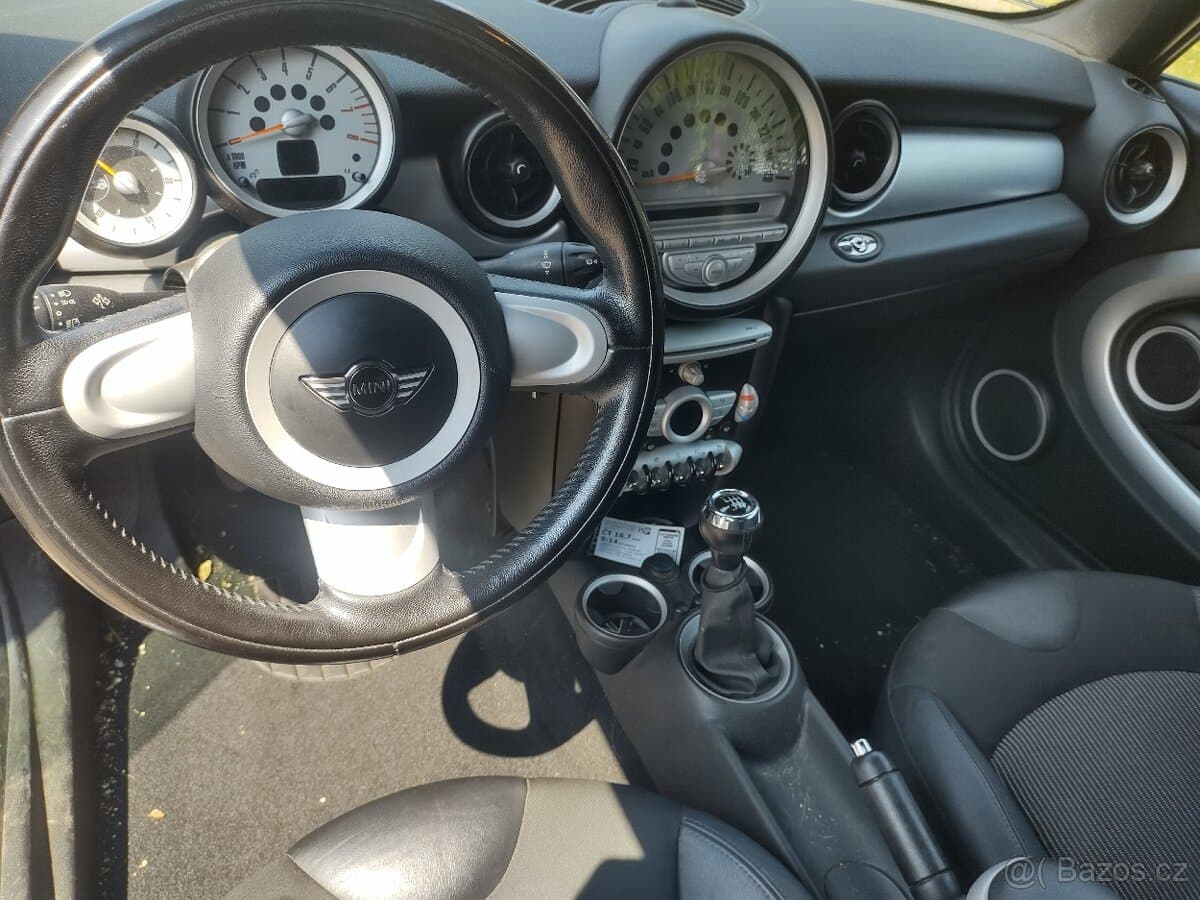 2010 Mini COOPER - 11