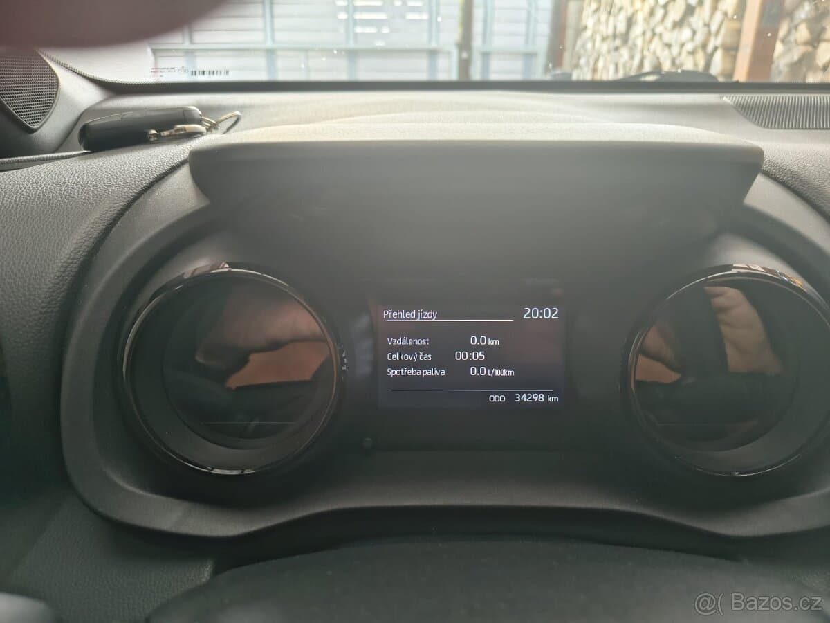 2022 Toyota YARIS - 11