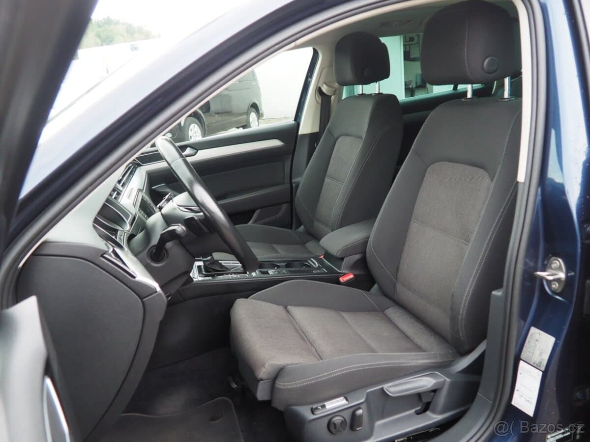 2016 Volkswagen PASSAT - 11