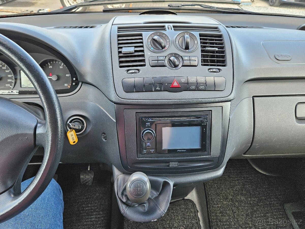 2011 Mercedes-Benz VITO - 11