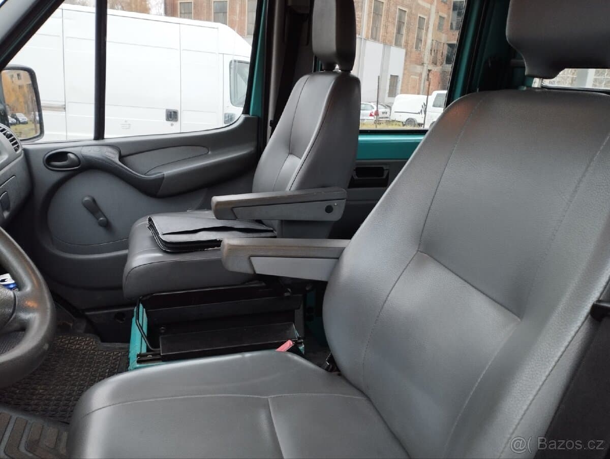 2002 Mercedes-Benz SPRINTER - 11