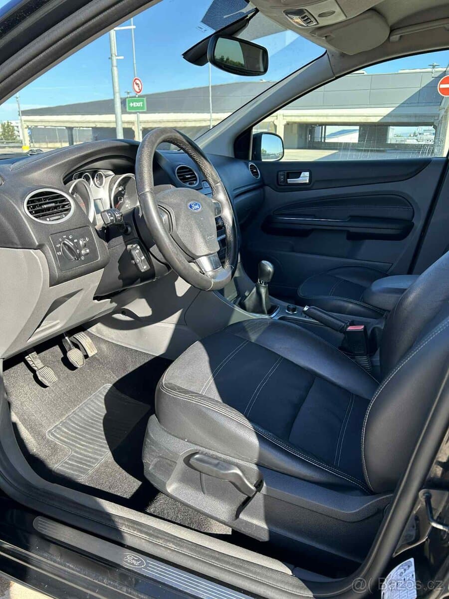 2009 Ford FOCUS - 11