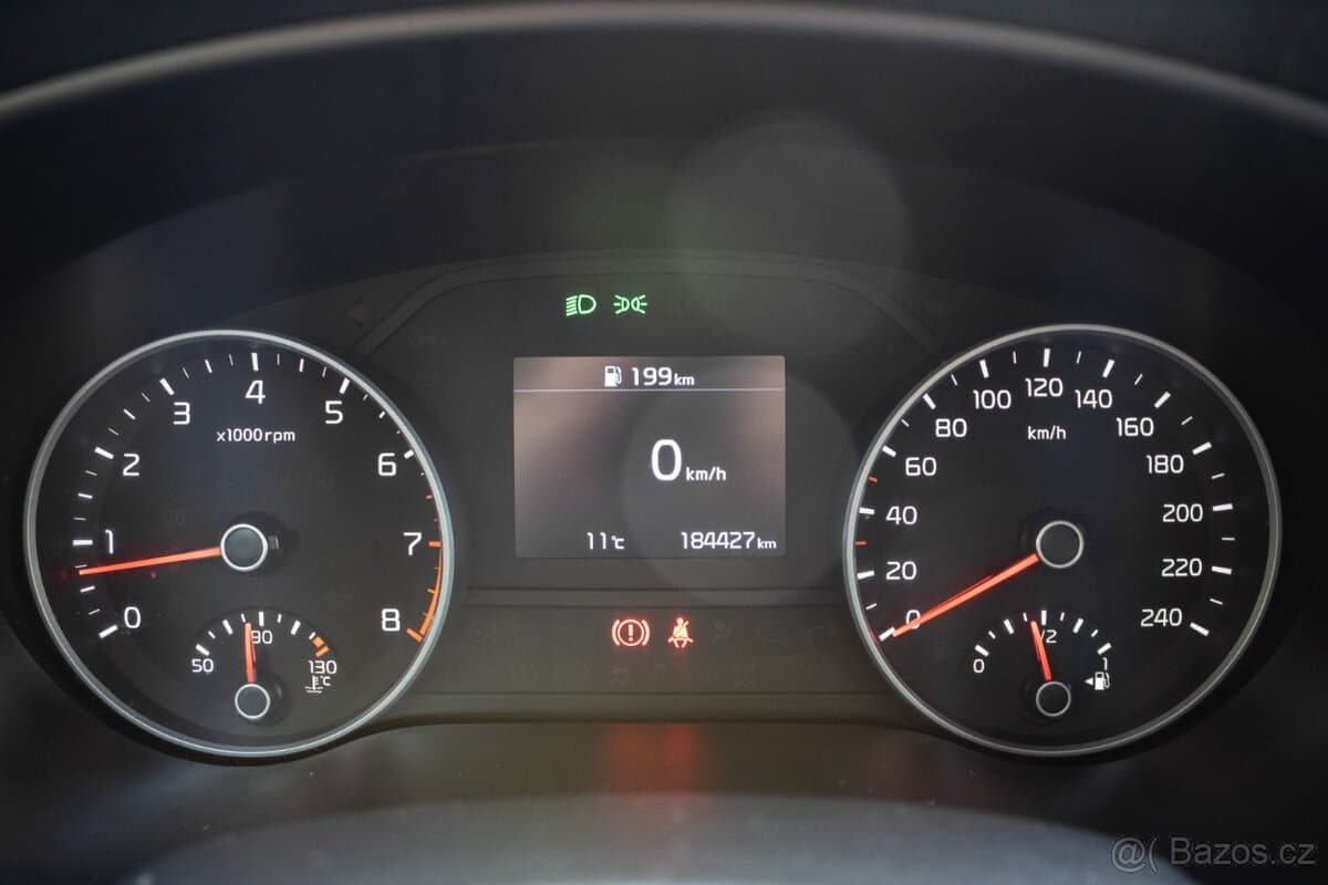2021 Kia SPORTAGE - 11