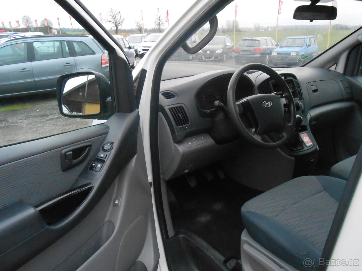 2015 Hyundai H-1 - 11