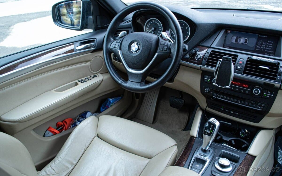 2010 BMW X6 - 11