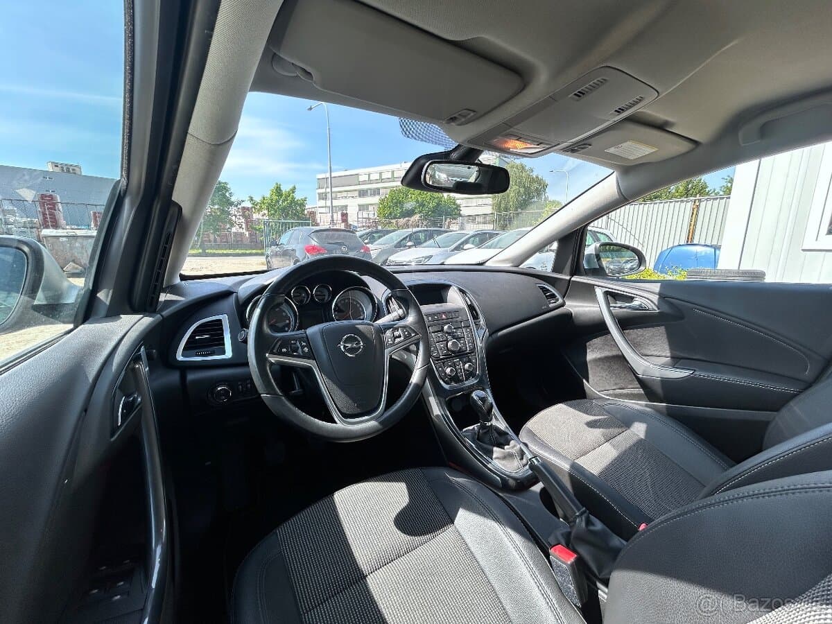 2013 Opel ASTRA - 11